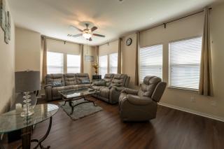 Room in blessed Home with sofa bed and private bath - 2
