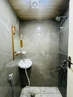 Nandan Residency 500 mtr from Ram Mandir - 2