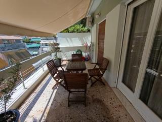 Bright 2-Bedroom Apt in Ampelokipoi Near Hospital - 9