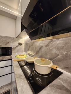 The Seven Room, Near Tebrau and Mount Austin - 4