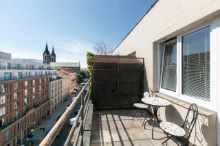 Top floor studio with terrace - 8