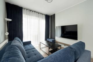 Stylish Apartment for 6 with Balcony Near The Main Square by Noclegi Renters - 1