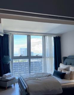 Uptown Parksuites Tower One - BGC Taguig, Manila - 0