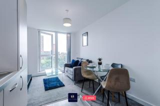 Elegant 1BR in Salford, Balcony, WiFi, Kitchen - 1