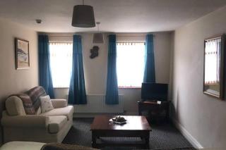 Central 2-Bed Apt Sleeps 5 above Great Derry Pub - Derry Londonderry - 7