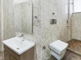 Grihum Hotel - Noida - 4