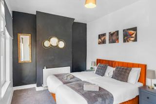Spacious 2-Bedroom Contractor House featuring 4 Beds, Free Parking and Wi-Fi - 7