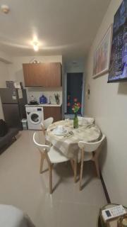 Ocean Breeze Condo in Lapu-Lapu - Private Room with Balcony - Suba - 3