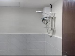 Ocean Breeze Condo in Lapu-Lapu - Private Room with Balcony - 3