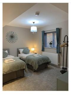 Central location, free parking - 5