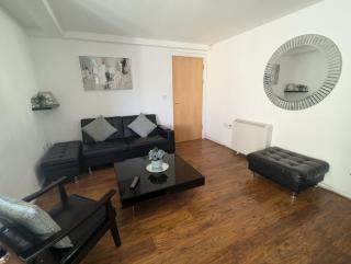 Newcastle Riverside Apartment - 4