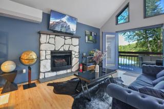 5 Bedroom Cozy Retreat Lakefront - 7