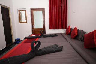 Nirvana Guest House - 8