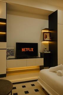 Urban Grey Stu District 4 Center Modern Cozy Escape - 8