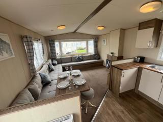 Whitstable, CW18, 2 bed park home, Alberta Holiday Park - Seasalter - 0