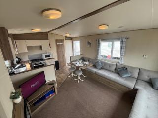 Whitstable, CW18, 2 bed park home, Alberta Holiday Park - 8