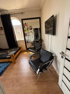 Yerevan Modern Holiday Apartment - 8