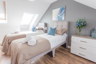 Modern Bright 1-2 Bed Apartments Oxford, with Free Parking ,OX4 Near BMW Science Park & Hospitals - Oxford - 3