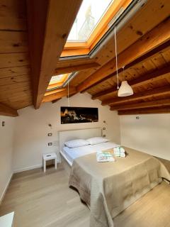 WHITE MOON CAGLIARI via Dettori 5 Centro - 6