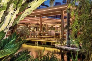 Four Seasons Hotel - 4