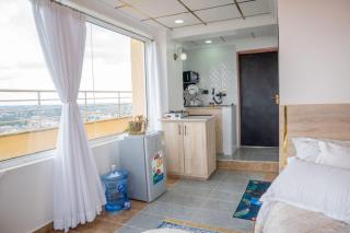 Villaroma Furnished Penthouse Suites - 3