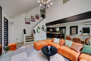 4 BR Lakeside House in Woods - 7
