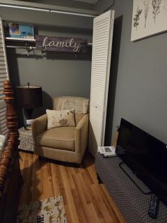 Hank and Margie's Place - - 3