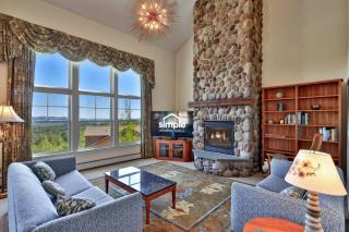 Stonefire Chalet at Topridge - 4BR Luxury Ski-In Ski-Out Retreat, Sleeps 8, Hot Tub - 5