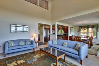 Stonefire Chalet at Topridge - 4BR Luxury Ski-In Ski-Out Retreat, Sleeps 8, Hot Tub - 1
