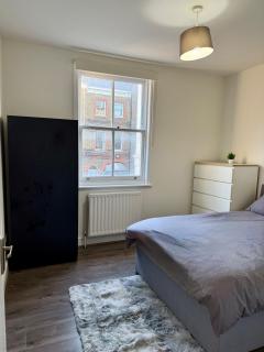 Central 2Bed Apartment-Sleeps 4 Pets Ok & Balcony - 3