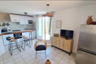 Apartment with balcony and 360 sea view - 8