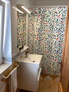 LUZ BEACH APT CONDO, BALCONY & POOLs - 6