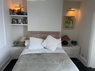 Colourful 2 bed 2 bath Tooting house - 6