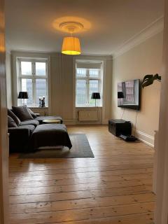 Luxe Kings Garden view apartment - 5