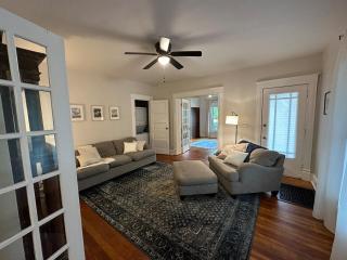 Stone s Throw Abode - - 0