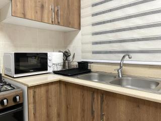 Luxurious City Getaway - Free Private Cook & Airport Pickup, 5 Min Walk to CHU - 4