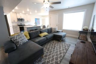 Modern Lake Retreat just Steps to Marina and Adventure - 8