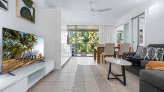 Drift Beachfront Resort Suite 4302 - 9