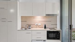 Drift Beachfront Resort Suite 4302 - 1