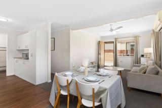 Homely Getaway at Acacia Ridge 2B1B AC1 - 0