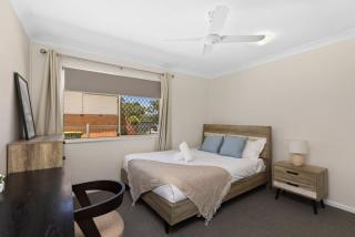 Homely Getaway at Acacia Ridge 2B1B AC1 - 4