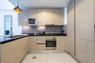 Modern JVC 1-Bed Pool, Gym and Family Amenities - 1