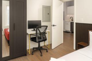 1BR Gym and Parking - On Rvrwalk - Pet-friendly - 8