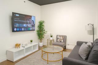 1BR Gym and Parking - On Rvrwalk - Pet-friendly - 6