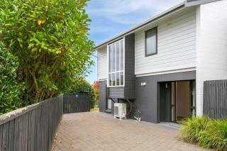 Modern Townhouse, Stunning Views - 2