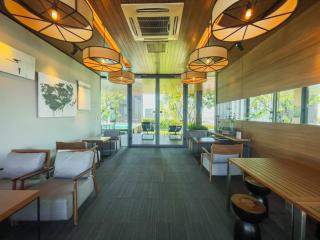 Walk to BTS Ekkamai l Urban Sukhumvit Living l Fast WiFi - 3