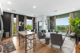 Riverview Condo with Garage and Balcony and Walk Downtown - 9