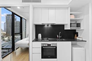 Minimalist Comfort South Brisbane Studio 31506-2 - 0
