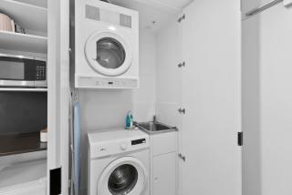 Minimalist Comfort South Brisbane Studio 31506-2 - 4