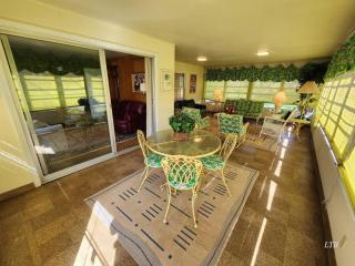 Your Home Away from Home Sleeps 12 Fully Equipped - 7